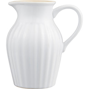 Hvit myntekanne fra Ib Laursen i fargen Pure White med brede riller, beige innerside og hank, 1,7 liter.