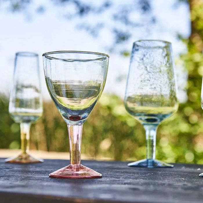 Speedtsbergs serie af glas med farverige fødder