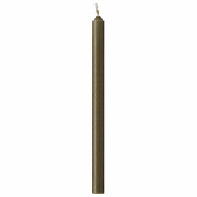 Olivengrønt stearinlys fra Ib Laursen i stearin, høyde 20 cm, diameter 1,3 cm