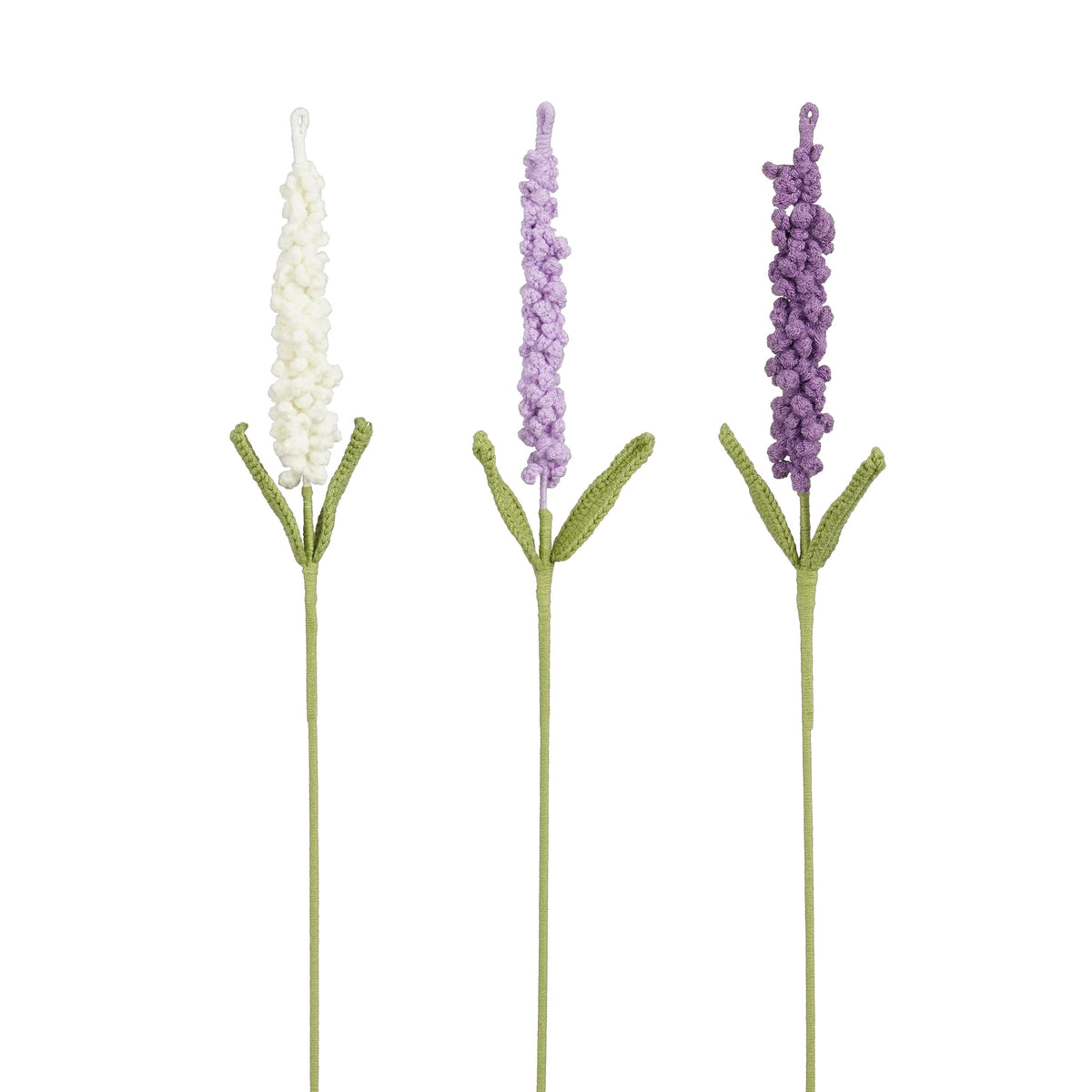Heklede lavendelblomster fra Speedtsberg i hvit, lyslilla og mørklilla med grønne stilker