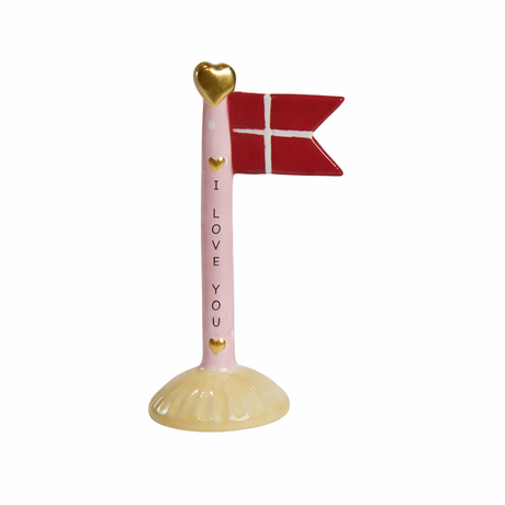Flagg i keramikk med I love you på flaggstangen og gul fot fra Speedtsberg